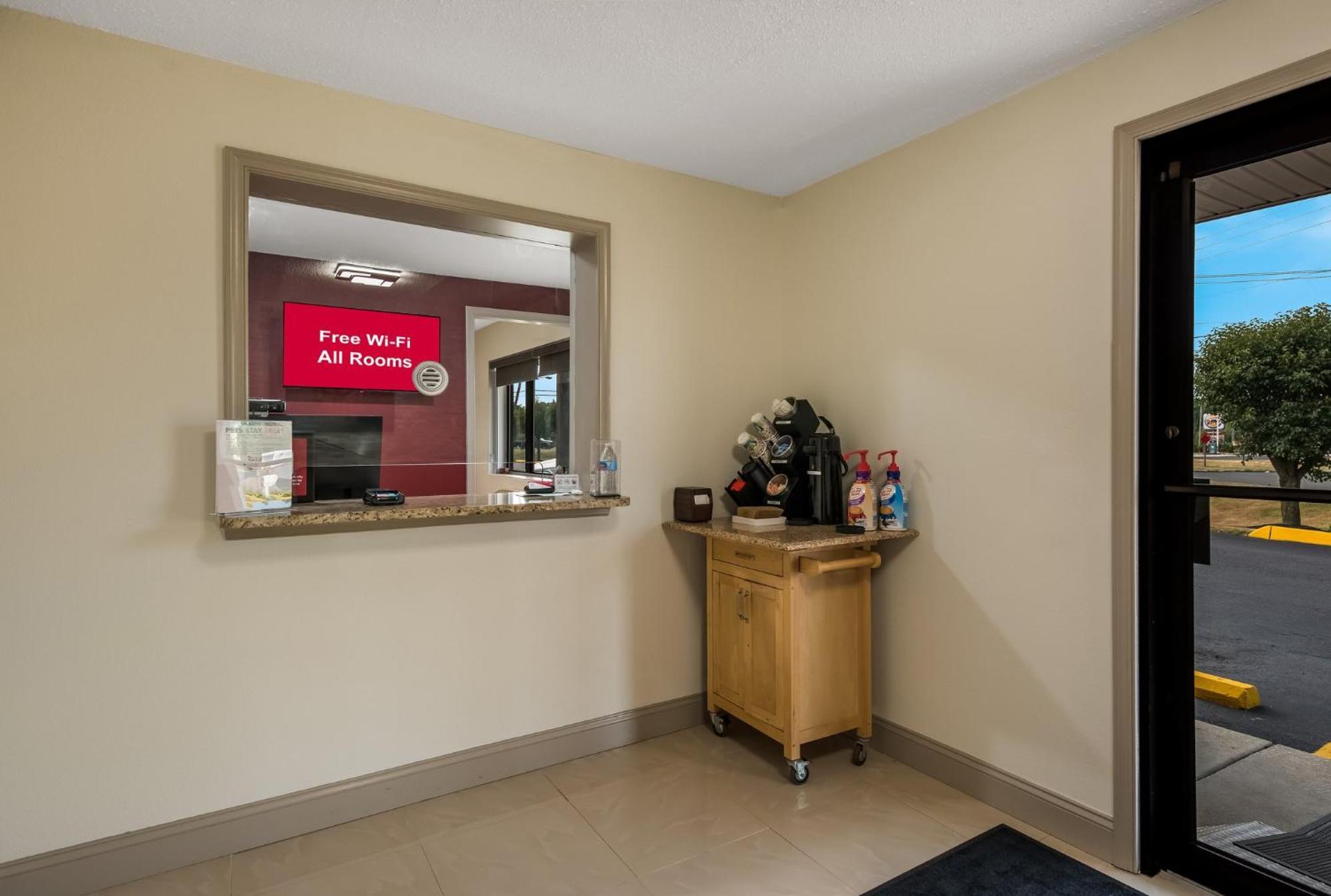 Red Roof Inn & Suites Vineland - Buena Bagian luar foto