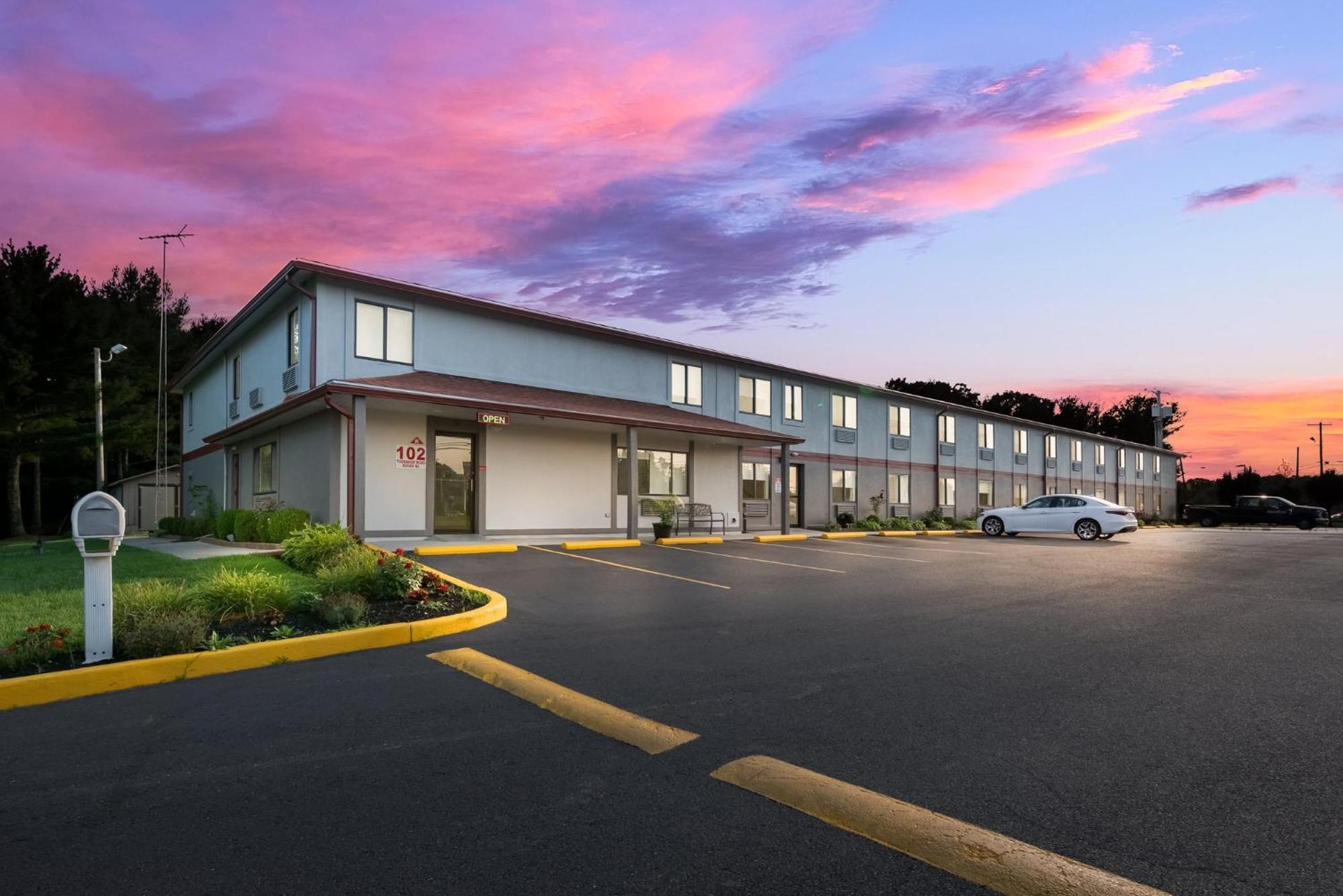 Red Roof Inn & Suites Vineland - Buena Bagian luar foto
