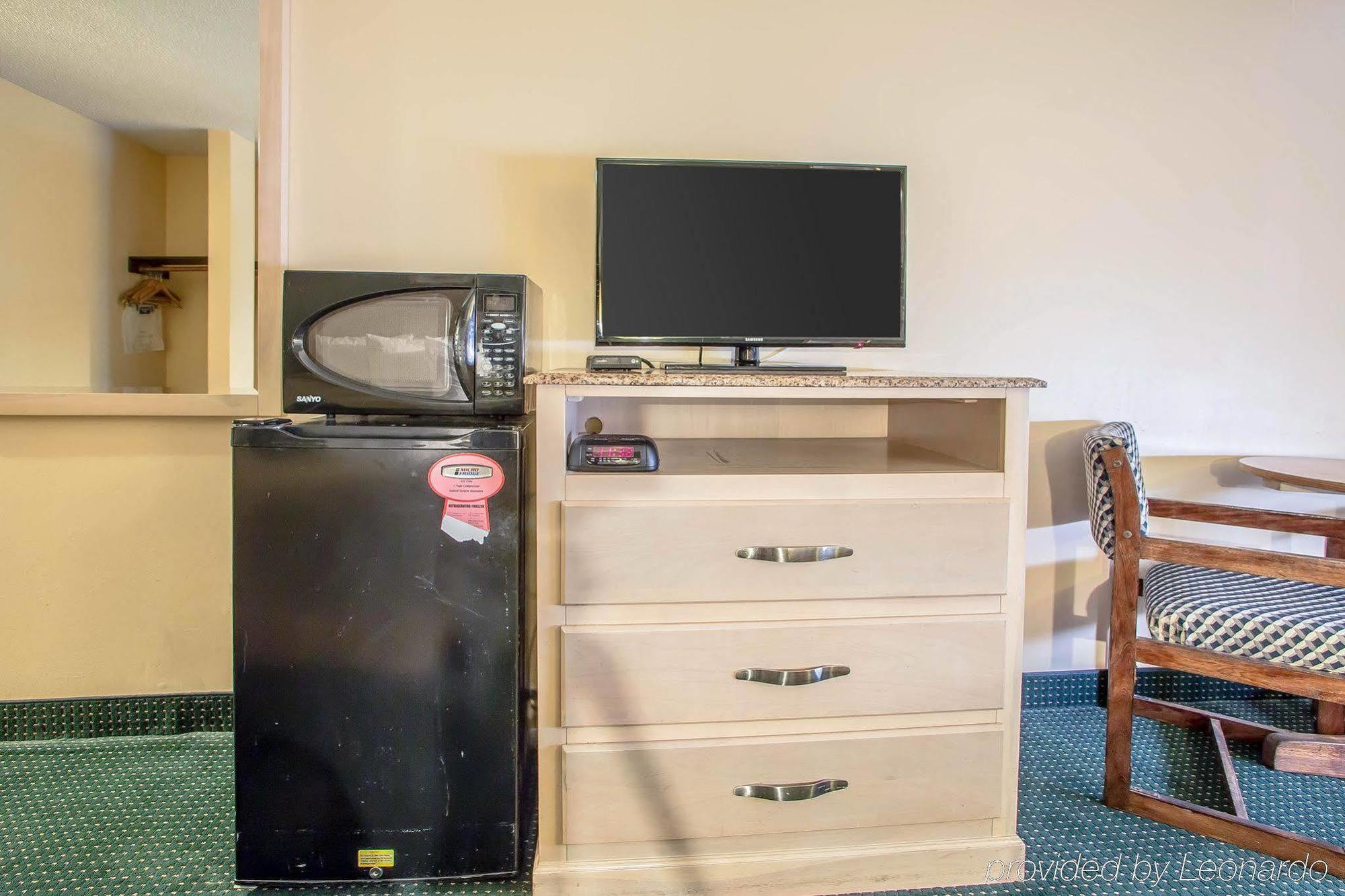 Red Roof Inn & Suites Vineland - Buena Bagian luar foto